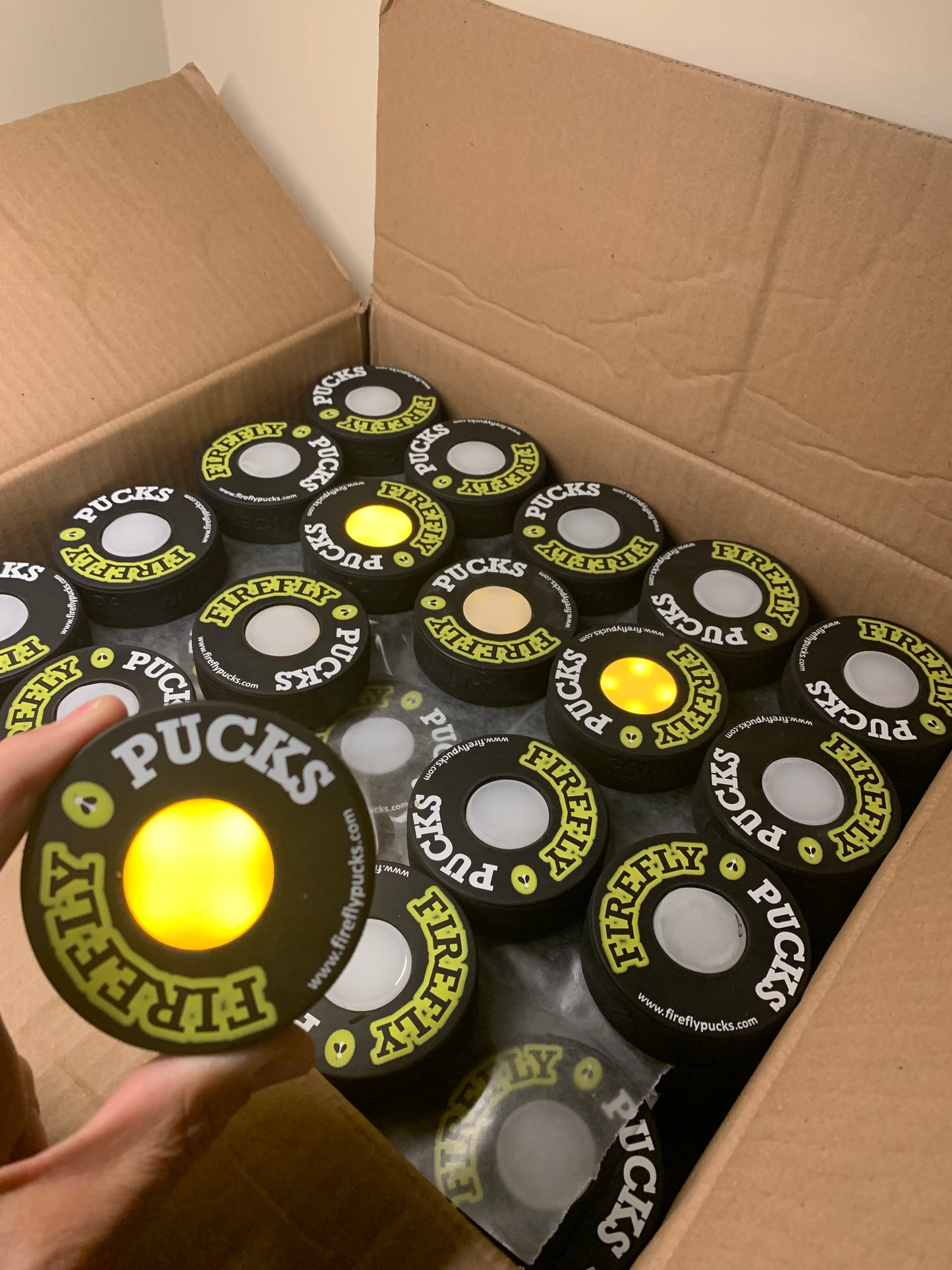 (Coaches - 20 pack) Firefly Light‑Up Hockey Puck - 30% discount vs. single puck