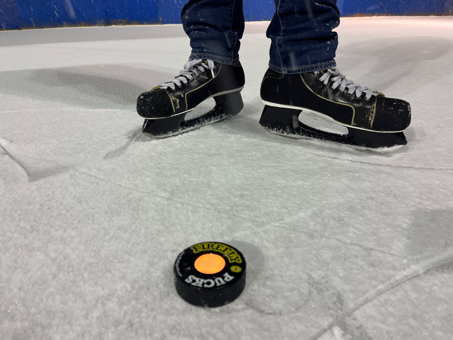 (1 pack) Firefly Light‑Up Hockey Puck